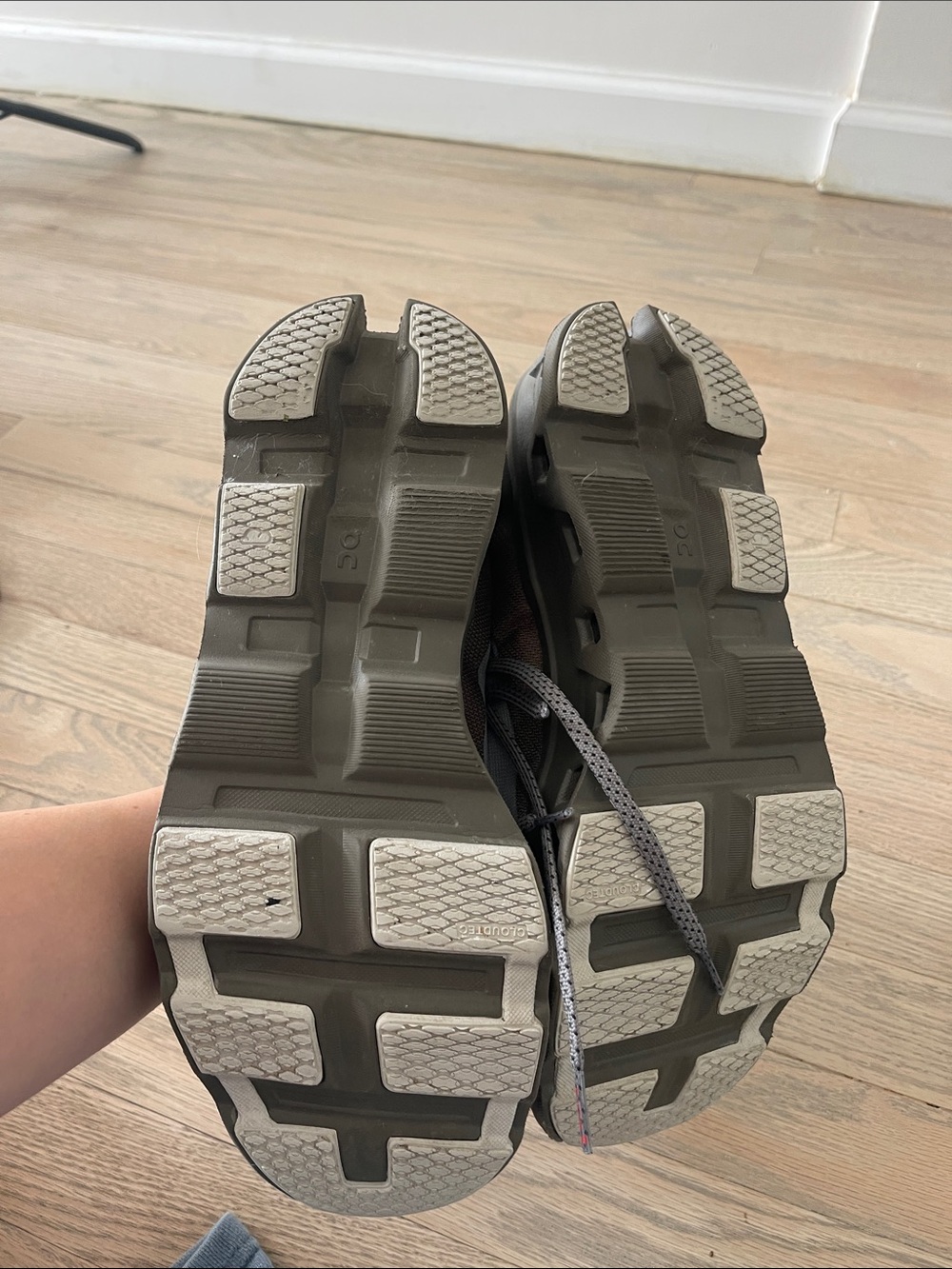 On Running Men's Grey and Brown Cloudnova x Pleasures Athletic Shoe - Picture 8 of 9